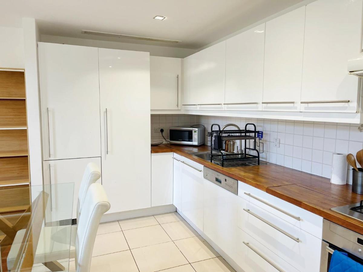 Portobello Dock Canalside Apartment ロンドン エクステリア 写真