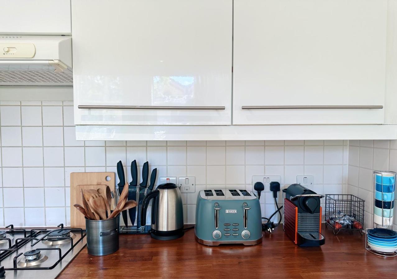 Portobello Dock Canalside Apartment ロンドン エクステリア 写真