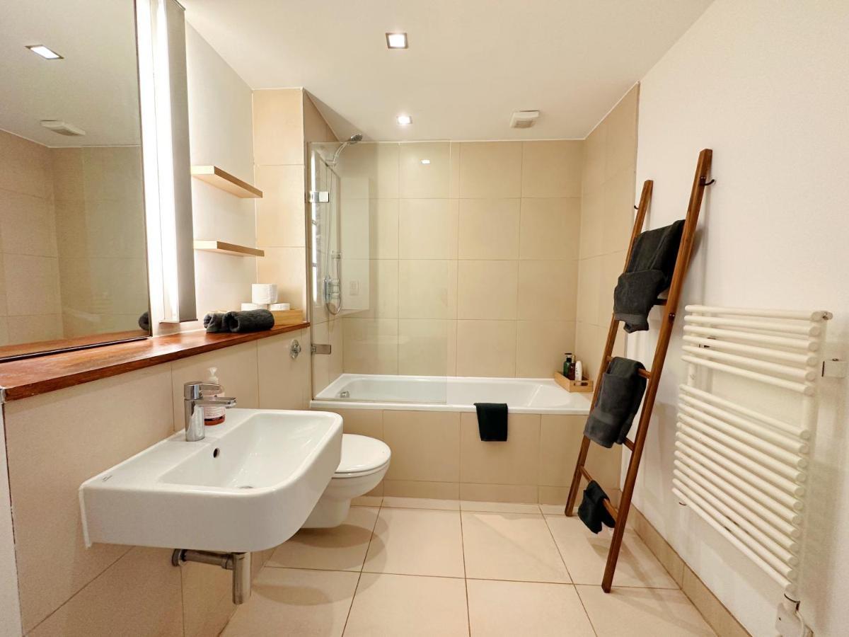 Portobello Dock Canalside Apartment ロンドン エクステリア 写真